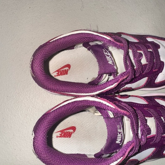 Nike Kids Sneakers in Purple and White - Picture 3 of 6
